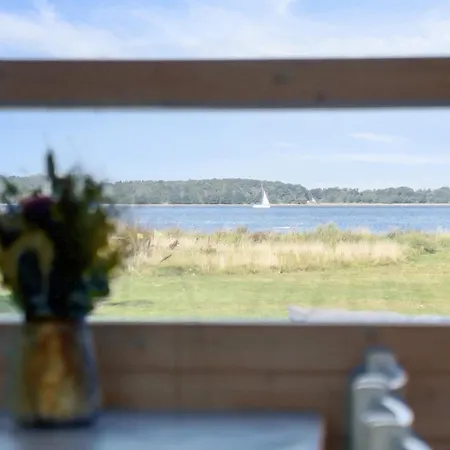 Bright Cozy Summer House Directly By The Fjord Feriehus Jægerspris