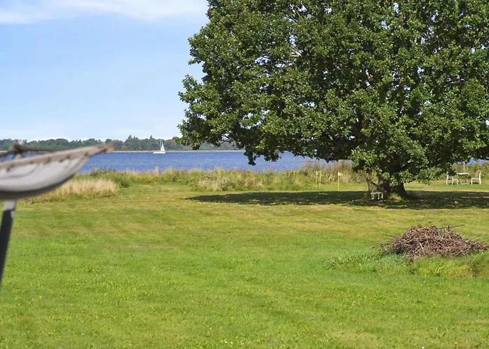 Дом отдыха Bright Cozy Summer House Directly By The Fjord *