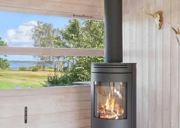 Дом отдыха Bright Cozy Summer House Directly By The Fjord Jaegerspris