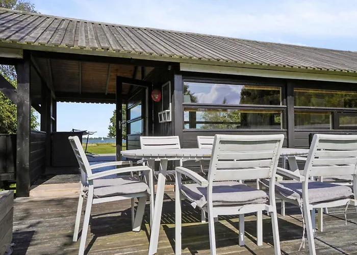 Bright Cozy Summer House Directly By The Fjord Jaegerspris